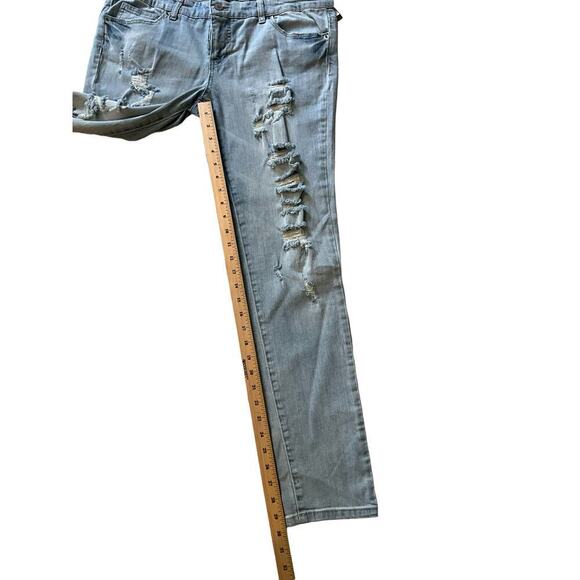 Mossimo Jeans Women Size 12 Blue Denim Light Wash Distressed Low-Rise Skinny Leg - Picture 7 of 7